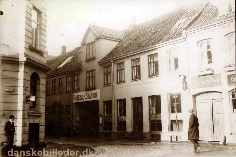 BYENS IDENTITET OG FORANDRING</br>Aarhus bus station 1927 after reconstruction looked toward Graven