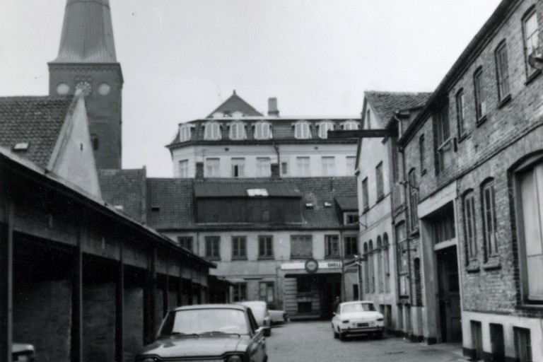 BYENS IDENTITET OG FORANDRING</br>Royal's Garage also called Shell-gården